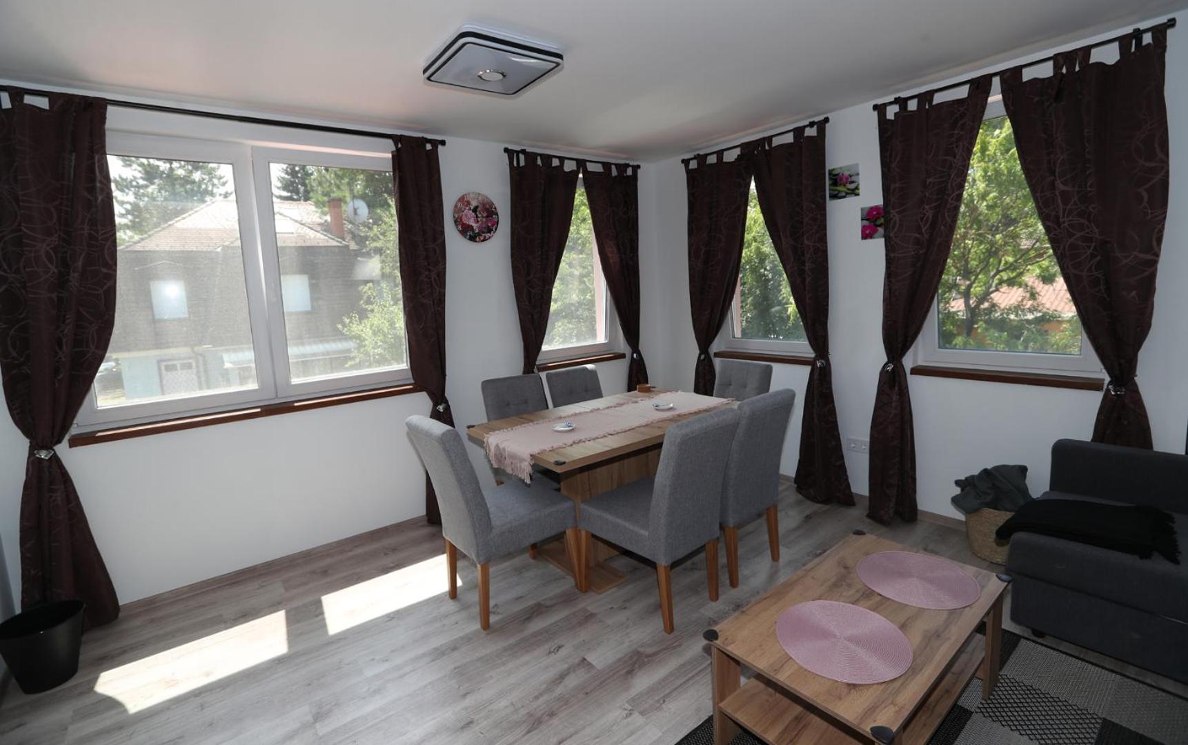 Four Flowers Apartman ชิโอฟก ภายนอก รูปภาพ